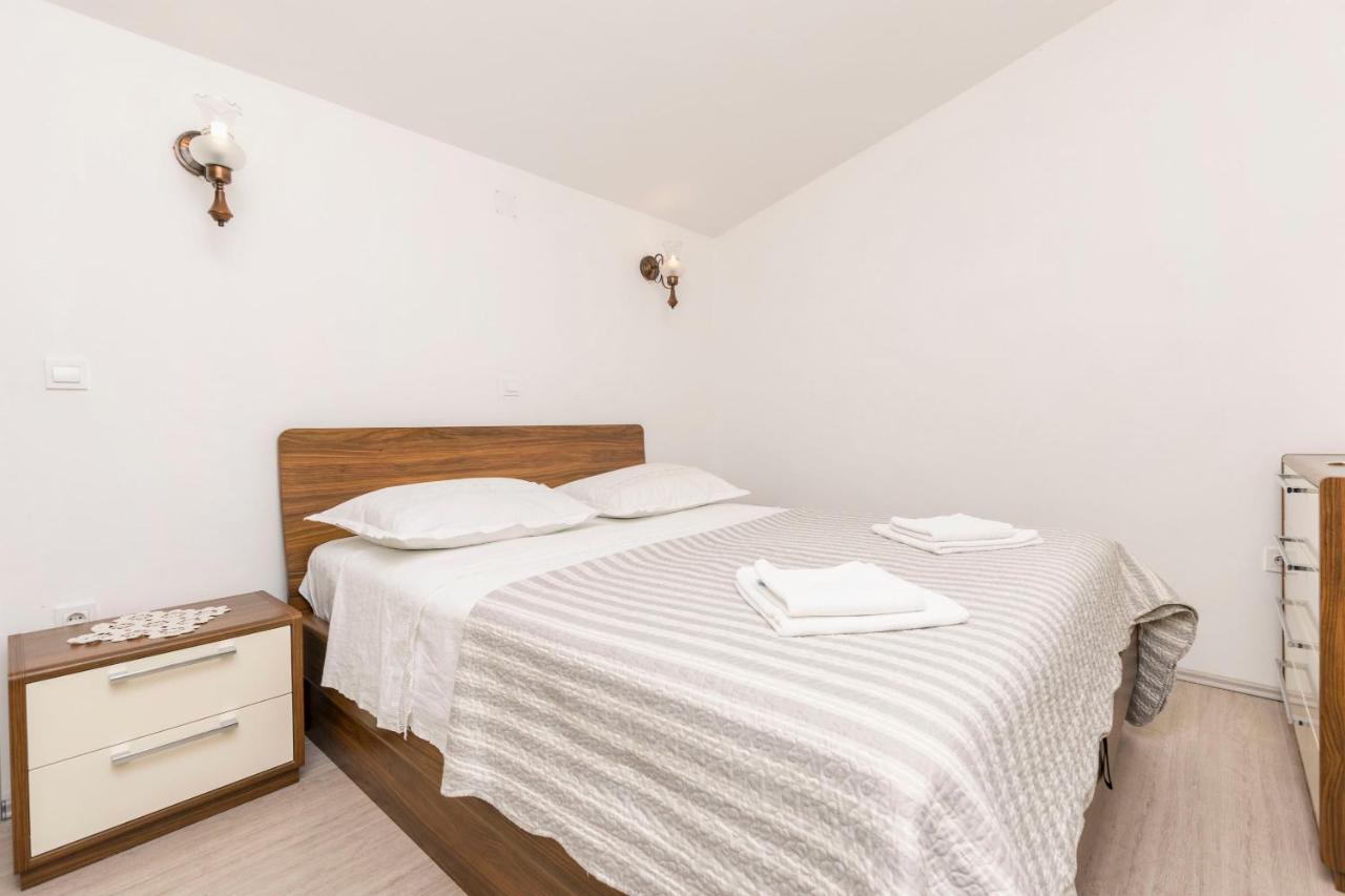 Apartments Maja Trogir Exterior foto